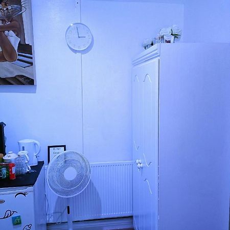 Homestay Bedspace Бирмингам Екстериор снимка
