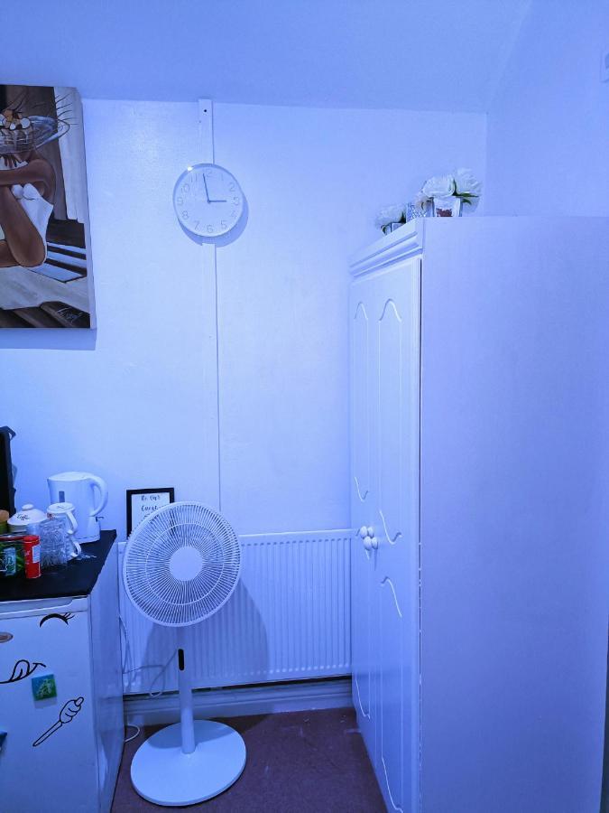 Homestay Bedspace Бирмингам Екстериор снимка